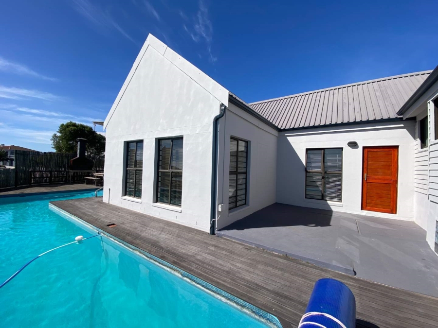 7 Bedroom Property for Sale in Myburgh Park Western Cape